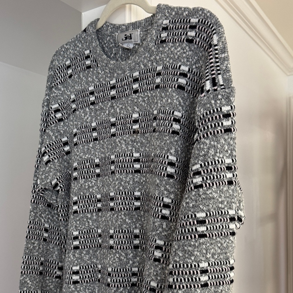 Oversized Gray and Black Patterned Crew Neck Sweater